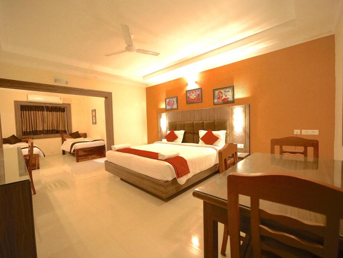 Celebrity Resort - Near Isha Yoga Alandurai Exterior photo