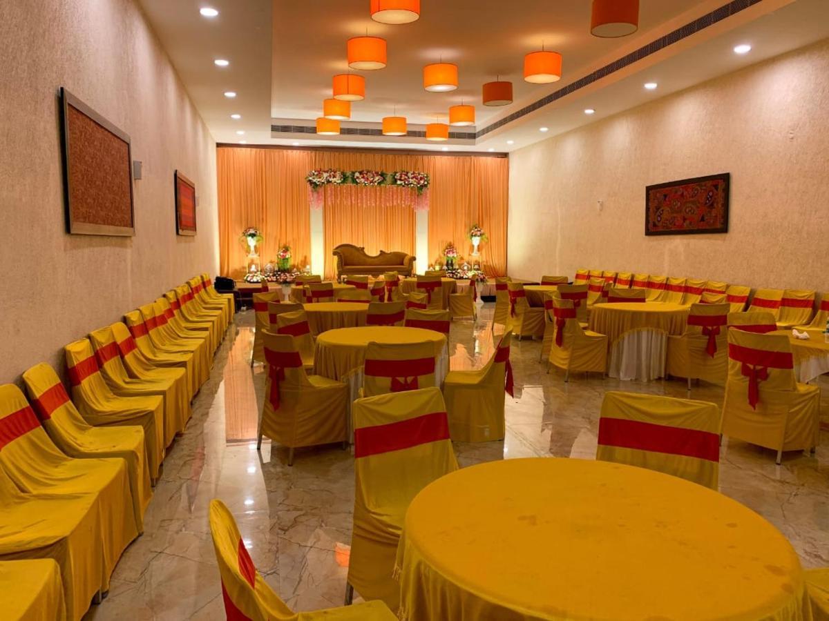 Celebrity Resort - Near Isha Yoga Alandurai Exterior photo